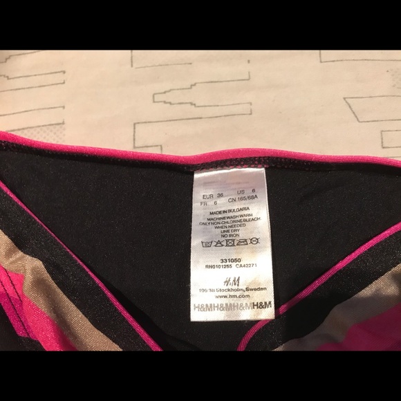 Bikini pink, black & gold. Never worn. Size US 6. Very flattering butt coverage - Picture 6 of 8